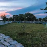 Three-bedroom In Rozovac