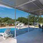 Three-bedroom In Rozovac Сasa de vacaciones