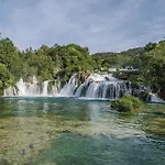 Three-bedroom In Rozovac Сasa de vacaciones
