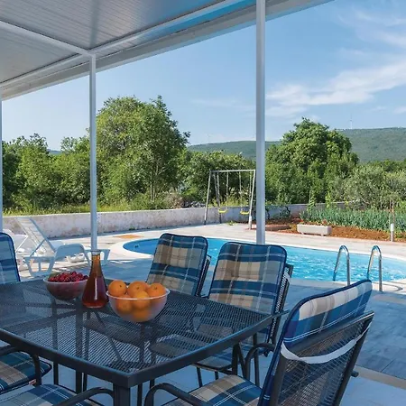 Three-bedroom In Rozovac Holiday home