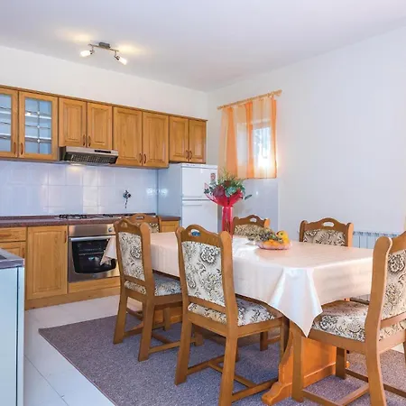 Three-bedroom In Rozovac Ferienhaus *