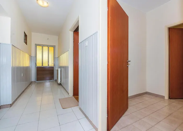 Three-bedroom In Rozovac Ferienhaus