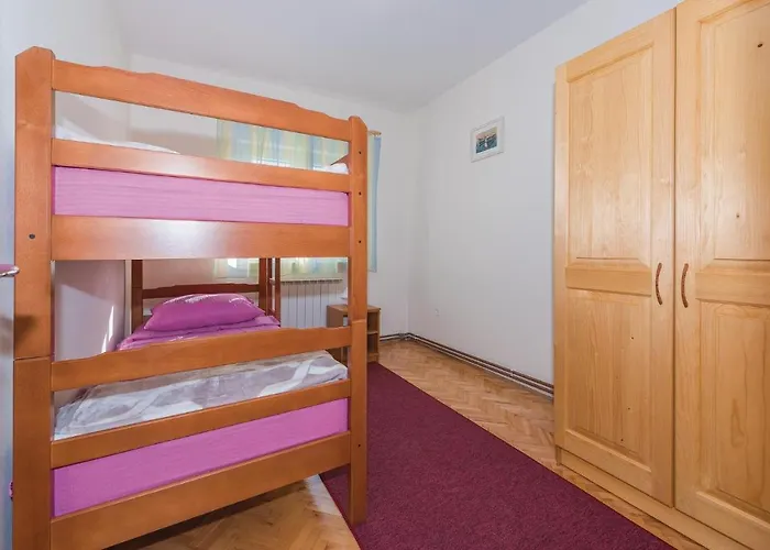 Ferienhaus Three-bedroom In Rozovac Lozovac
