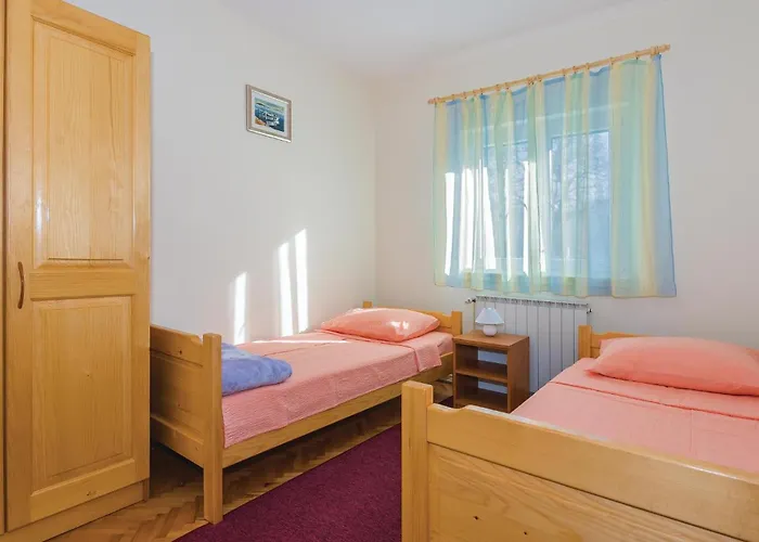 Three-bedroom In Rozovac