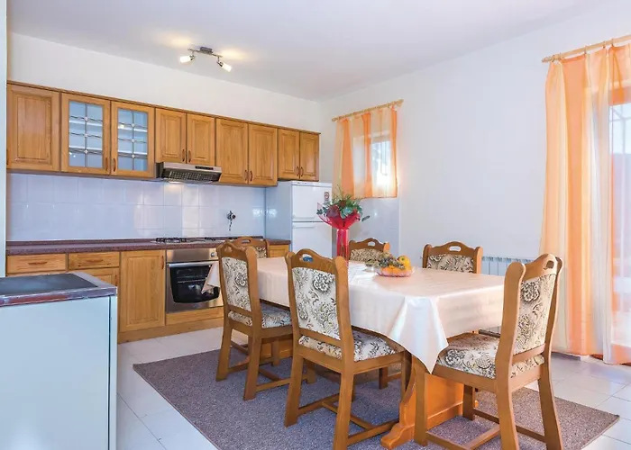 Three-bedroom In Rozovac Ferienhaus *