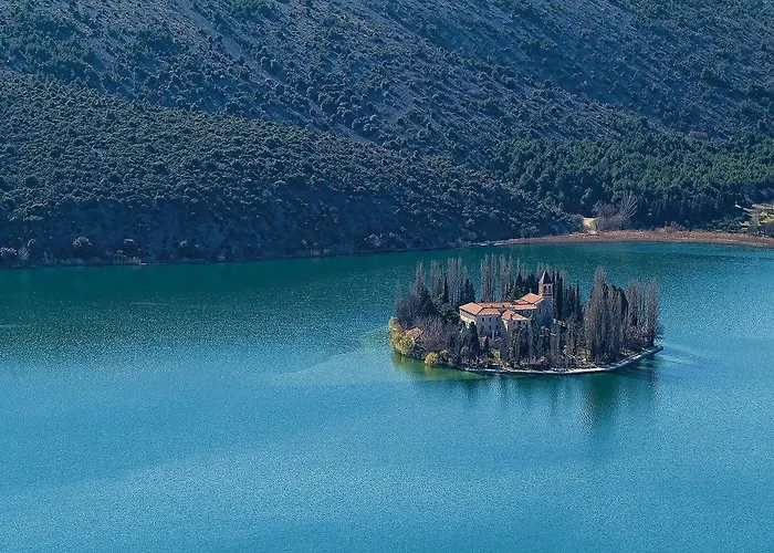 Three-bedroom In Rozovac Ferienhaus Lozovac