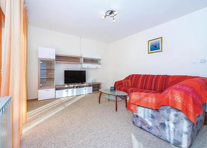 Three-bedroom In Rozovac Ferienhaus *